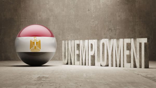 27% من سكان مصر البالغ عددهم ما يزيد على 90 مليون نسمة يعيشون تحت خط الفقر و20% منهم معرضون للسقوط فيه
