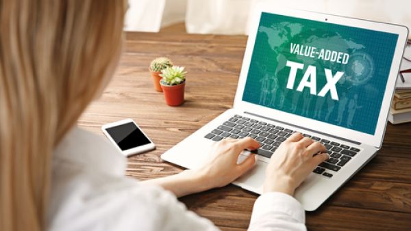 الإمارات تعفي عقد التأمين على الحياة من ضريبة القيمة المضافة