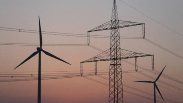 Dubai’s power consumption of 33,498 had almost reached its capacity in 2011
