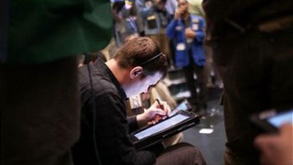 Globally, the Business Confidence Index rating is lower for small businesses (107) than for large firms (124)