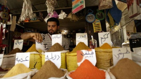 لا أحد من التجار الكبار سوف يرفع الأسعار لأن هذا سيؤدي إلى انخفاض حركة الأسواق وبالتالي مستوى الشراء