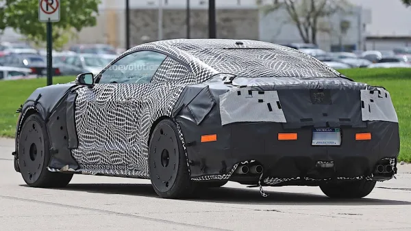 فورد موستنج GT500 يجري اختبارها حالياً، وقد تسربت للتو وثيقة رسمية تكشف مواصفات مولد طاقتها