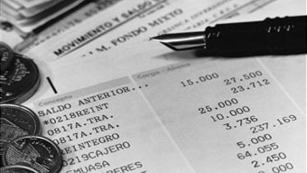  المبلغ دخل البنك المركزي كوديعة لحين إصدار السندات من قبل وزارة المالية، مؤكداً أن السندات ستكون مدتها 3 سنوات وبعائد 3.5%
