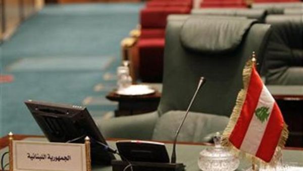 شدد منصور على أن لبلاده خصوصية مختلفة عن سائر الدول العربية والقرار الذي اتخذه يصب في مصلحته قبل المصلحة السورية