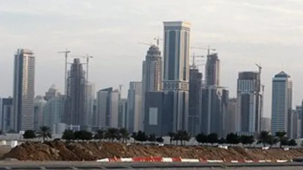 الشرق الأوسط يعتبر منذ فترة طويلة مصدرًا لرؤوس الأموال، حيث تتواجد بعض أكبر صناديق الثروة السيادية في العالم؛ ومع ذلك، فإن المنطقة قد برزت مؤخرًا كمصدر للعقود، وهنا تأمل قطر إنشاء وجود قوي