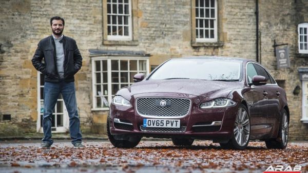 حصلت جاكوار XJ 2016 على شكل خارجي محدث، وتضمنت التغييرات شبكاً أماميا أكبر وأكثر بروزاً من السابق