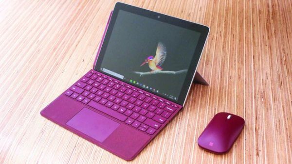 مايكروسوفت تفاجىء آبل وأندرويد بإطلاقها أصغر جهاز لوحي Surface Go