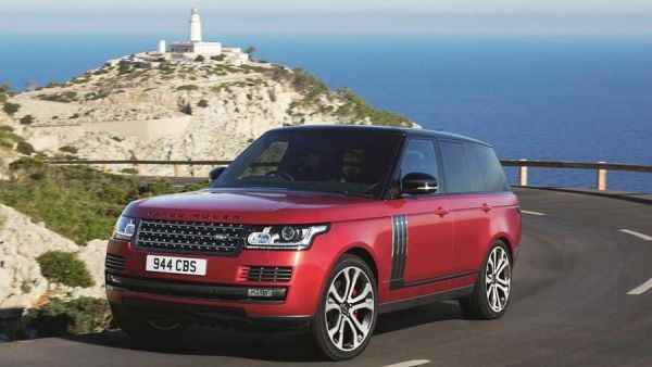 لاند روفر كشفت عن بعض المزايا التقنية التي أضافتها في السيارة منها تقنيات القيادة الشبه ذاتية