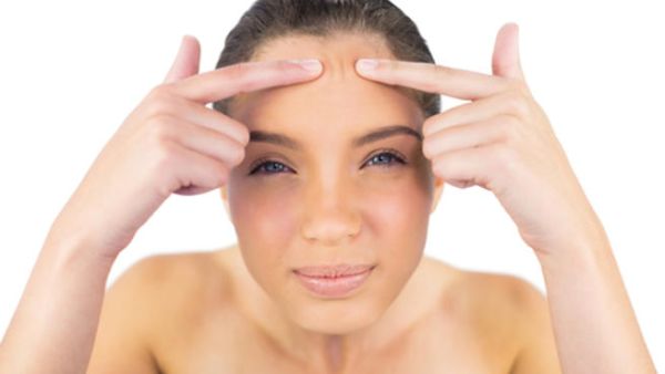 تشوّه الرؤوس السوداء جمال المرأة وتتسبب لها بمتاعب نفسية