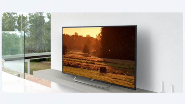 قالت سوني إن الطراز XBR-49X700D سيأتي بقياس 49 بوصة وسيُطرح بسعر 1000 دولار أميركي، أما الطراز الثاني فهو XBR-55X700D فسيأتي بقياس 55 بوصة وبسعر 1,500 دولار