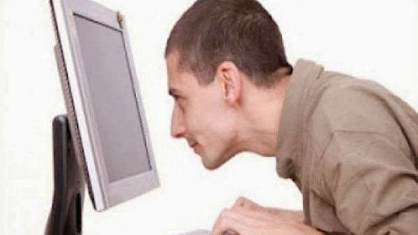يُمكن للمستخدمين الاستفادة من برنامج SunsetScreen المجاني والمتخصص في حماية العيون من الإضاءة الضارة من خلال توفير طبقة لونية تتغير بشكل آلي مع أوقات اليوم للحفاظ على سلامة العين