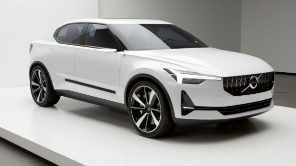 السيارة الكهربائية الأولى ستكون النسخة الإنتاجية من سيارة فولفو الإختبارية 40.2 التي عرضتها في عام 2016