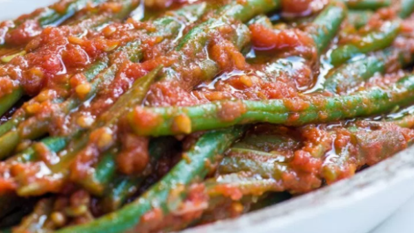 وصفة لوبياء خضراء بزيت الزيتون في 30 دقيقة