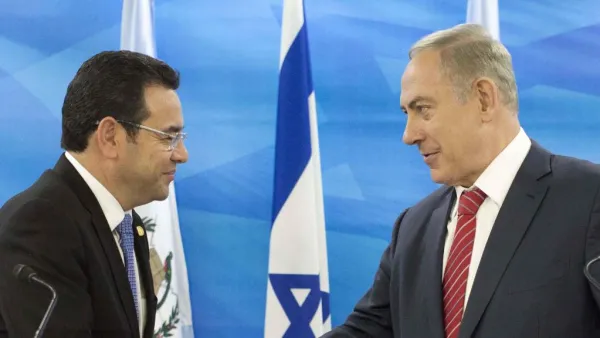 Guatemalan President Jimmy Morales and Israeli PM Benjamin Netanyahu. (AFP)