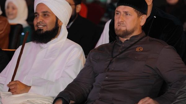 الجفري تربطه علاقة وثيقة بالرئيس الشيشاني رمضان قاديروف - أرشيف