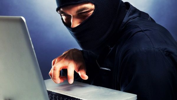 وفقاً لاكتشافات كاسبرسكي لاب، فإن المجرمين يستخدمون حيلاً متنوعة، بينها مواقع إلكترونية مموّهة لتبدو وكأنها منصات لتداول العملات الرقمية، وخدمات مزيفة تقدّم تعديناً سحابياً. وفقاً لاكتشافات كاسبرسكي لاب، فإن المجرمين يستخدمون حيلاً متنوعة، بينها مواقع إلكترونية مموّهة لتبدو وكأنها منصات لتداول العملات الرقمية، وخدمات مزيفة تقدّم تعديناً سحابياً.