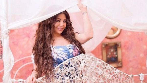 هيفاء وهبي تغني للـ(الحرباية)