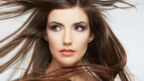 الشعر هو مرآة جمال المرأة فإن فقدته فقدت جاذبيتها
