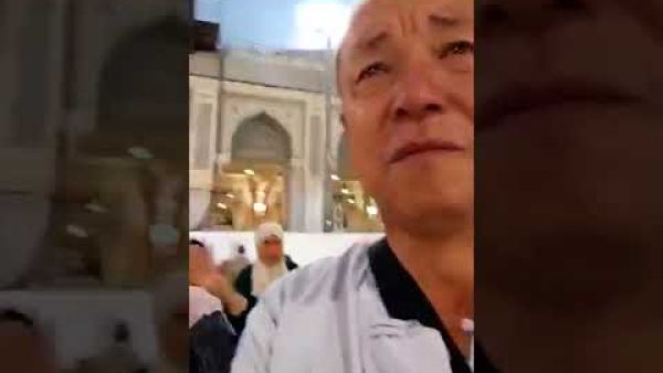  رافضين أن يولوا ظهورهم لها وظلوا يودعوها بالدموع والدعوات والرجوع للخلف