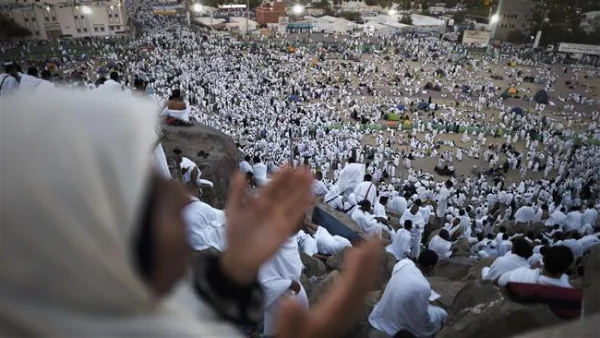 حجاج بيت الله الحرام يختتمون مناسكهم اليوم ويغادرون مشعر منى