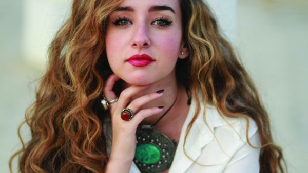 الفنانة الشابة هنا الزاهد