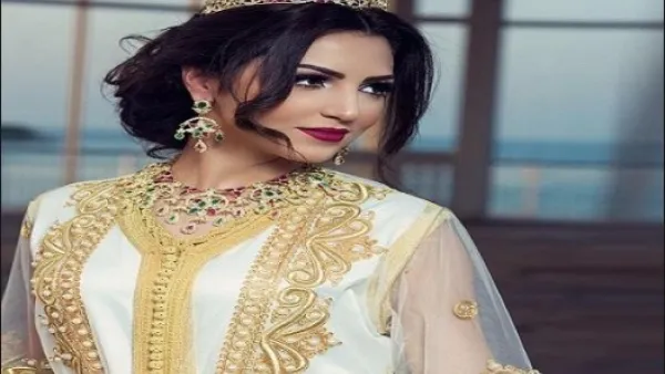 مذيعة ’ام بي سي’ تظهر بـ ملابس الرجال..صورة