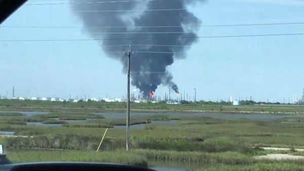 تكساس:انفجار وحريق بمصفاة فاليرو في تكساس سيتي
