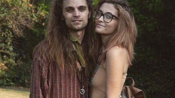 Paris was just 11 when her father passed away in 2009 (Source: thesoundflowers/ Instagram ) 