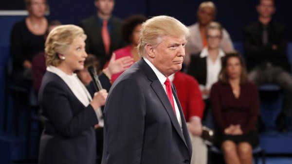 هيلاري تحذر من بوتين 