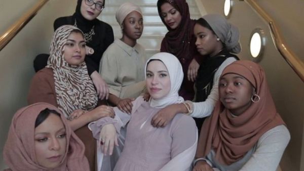 الناشطة الأمريكية السورية منى حيدر