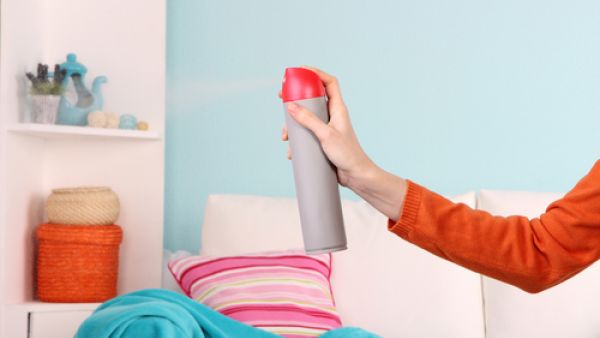 تبديل هواء الغرفة بشكلٍ يومي، أو بمعدل مرتين في اليوم أمرٌ جيدٌ  تبديل هواء الغرفة بشكلٍ يومي، أو بمعدل مرتين في اليوم أمرٌ جيدٌ