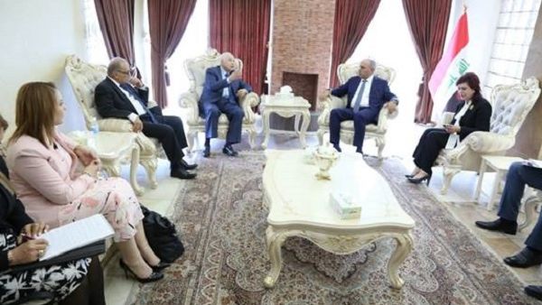 عقدت الاجتماعات بحضور نائب رئيس الوزراء الأردني السابق الدكتور جواد العناني والسفيرة العراقية في عمان سعادة السيدة صفية السهيل وعشرين من مدراء مجموعة طلال أبوغزاله في مختلف النشاطات.