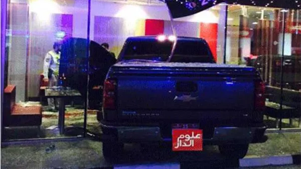 سائق مصاب بالصرع يقتحم بمركبته مطعما فيقتل شخصين ويصيب 5