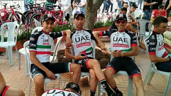 فريق الدراجات الإماراتي في القدس المحتلة