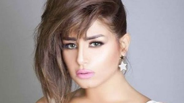 منة فضالي تطلب الدعاء لها من غرفة العمليات