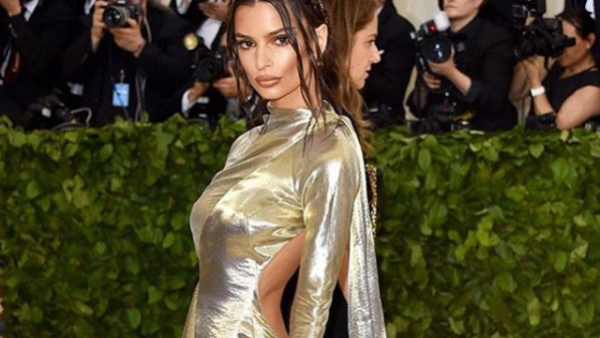 إميلي راتاجكوسكي في  Met Gala