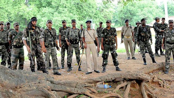 قرويون يضربون 5 نساء حتى الموت بتهمة ممارسة السحر