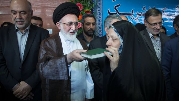 خامنئي ينتقد السعودية بسبب إدارة موسم الحج