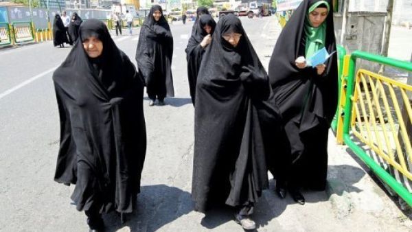 تنديد أميركي باعتقال عشرات المحتجين ضد الحجاب الإلزامي في إيران
