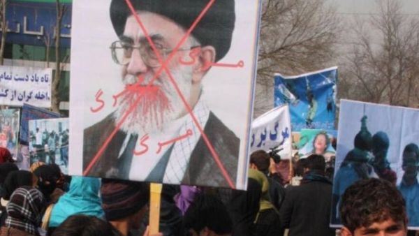 الاحتجاجات تتواصل بأنحاء إيران والنظام يتوعد