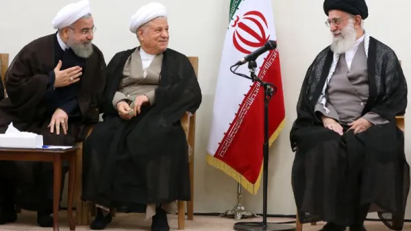 خامنئي يصعد بشكل غير مسبوق ضد رفسنجاني وروحاني
