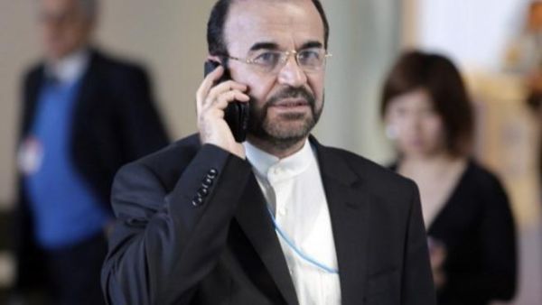 رضا نجفي يصل الى مقر المحادثات/أ.ف.ب