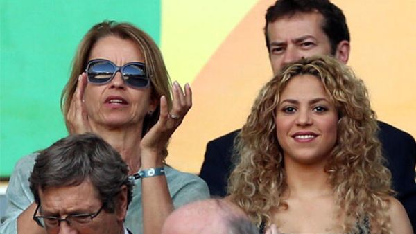 Singer Shakira looks on from the stands prior to the FIFA Confederations Cup Brazil 2013 Semi Final match between Spain and Italy at Castelao on June 27, 2013 in Fortaleza, Brazil. (Photo by Jasper Juinen/Getty Images)