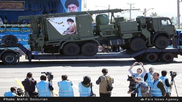 استعراض عسكري للقوات المسلحة الإیرانیة