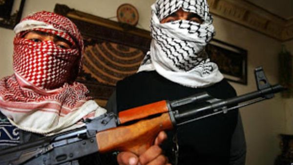 Al-Qaeda militants ready for attack. [blogspot]