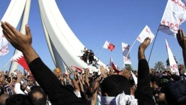 متظاهرون ضد الحكومة في البحرين 
