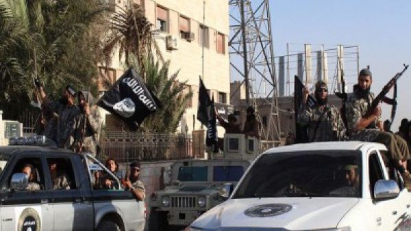مقاتلون من تنظيم الدولة الاسلامية "داعش"