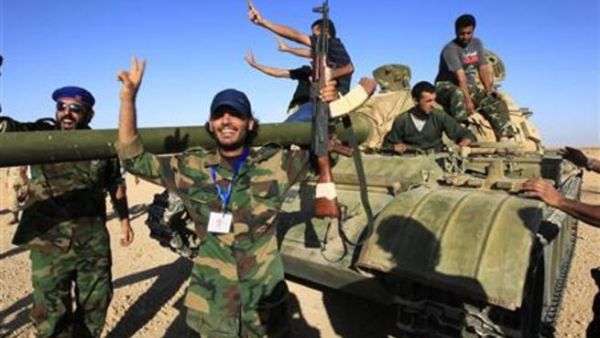 مقاتلو المجلس الانتقالي الليبي في شمال بني وليد 
