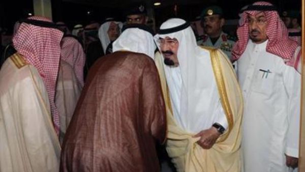 العاهل السعودي الملك عبدالله بن عبدالعزيز لدى وصوله الى مدينة الملك عبدالعزيز الطبية في الرياض