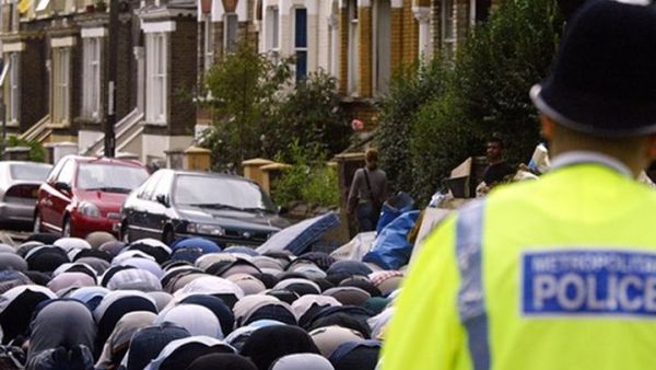 6 إصابات بدهس سيارة في نيو كاسل عقب صلاة العيد (شاهد)
